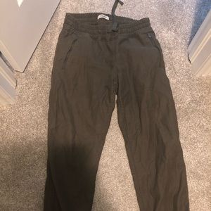 Aritzia TNA Joggers